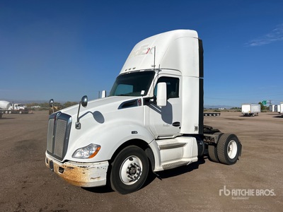 2015 Kenworth T-680 4x2 S/A Day Cab Truck Tractor