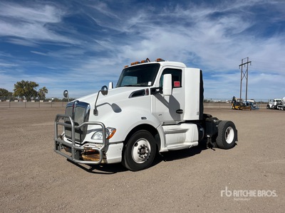 2015 Kenworth T-680 4x2 トラックトラクター（S/A）