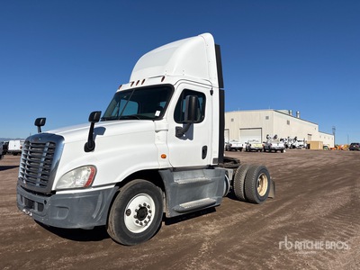 2015 Freightliner Cascadia 125 4x2 S/A Sleeper Truck Tractor