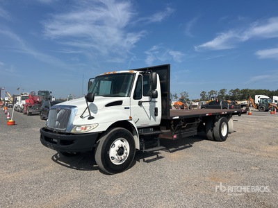 2013 International MA025 4x2 Camion à Plateau