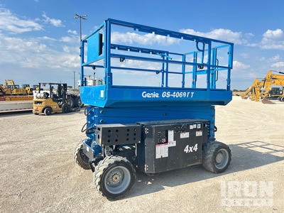 2018 Genie GS-4069 RT Diesel 4x4 منصة رفع متحركة