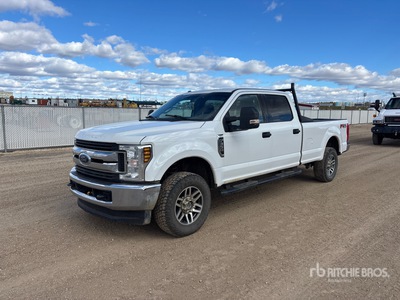 2017 Ford F-350 XLT 4x4 Crew Cab Pickup