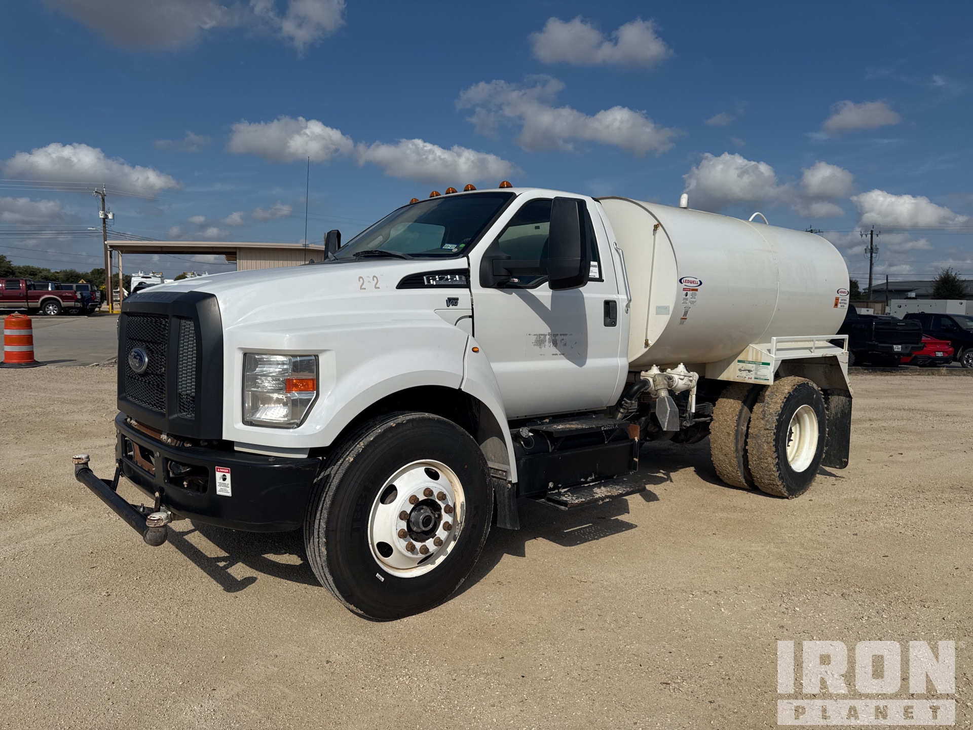2018 Ford F-750 XL 2000 gal 4x2 Wassertank-Lkw