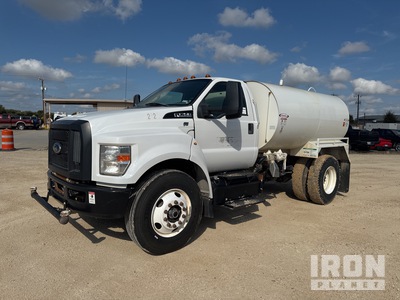 2018 Ford F-750 XL 2000 gal 4x2 Wassertank-Lkw