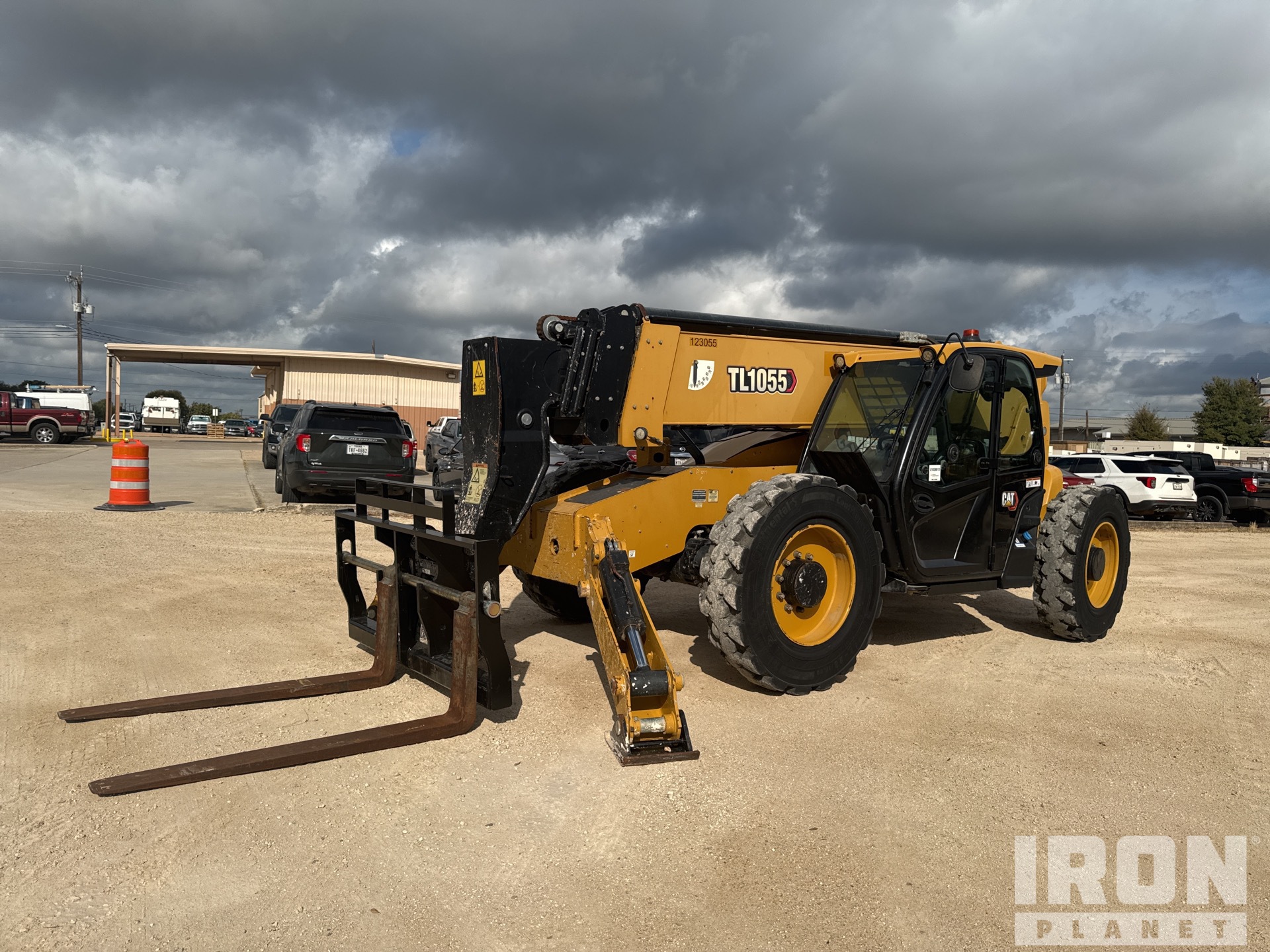 2021 Cat TL1055 Telehandler