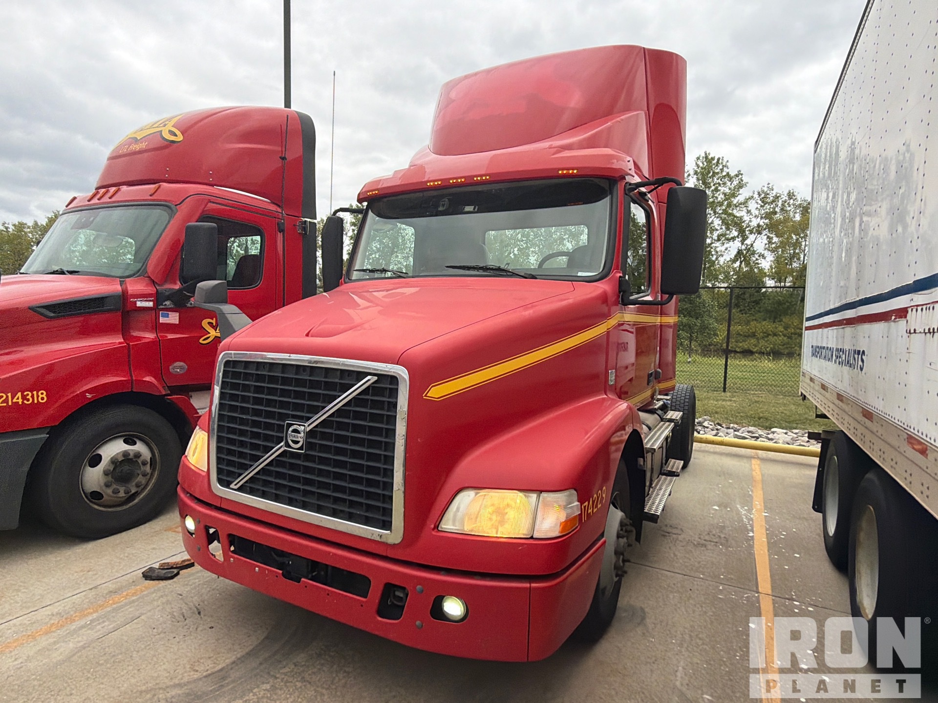 2017 Volvo VNM42T 4x2 S/A Day Cab Truck Tractor
