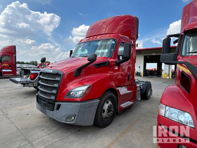 2020 Freightliner CA113 4x2 Day Cab Truck Tractor (Inoperable)
