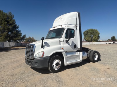 2015 Freightliner Cascadia 125 4x2 S/A Day Cab Truck Tractor
