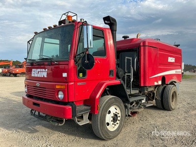 2005 Elgin Whirlwind MV on 2006 Sterling SC8000 Camion barredora