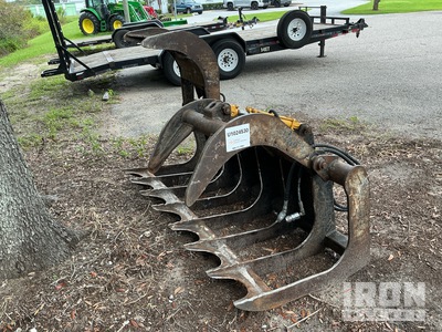 Land Pride AP-RG3074 74 in Skid Steer Grapple