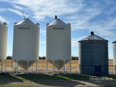 2010 Meridian GrainMax GM4000 +/- 4000 bu Smooth Wall Hopper Pojemnik na ziarno
