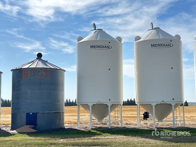 2010 Meridian GrainMax GM4000 +/- 4000 bu Smooth Wall Hopper Pojemnik na ziarno