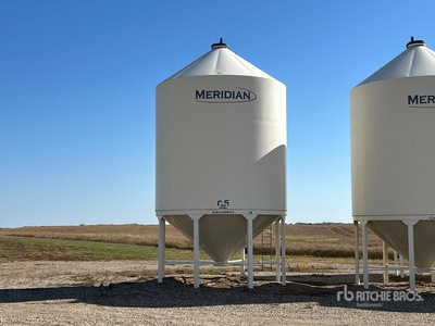 2009 Meridian GrainMax GM3000 +/- 3200 bu Smooth Wall Hopper Trémie à grains