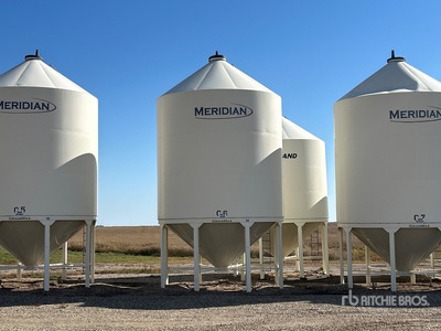 2009 Meridian GrainMax GM3000 +/- 3200 bu Smooth Wall Hopper Trémie à grains