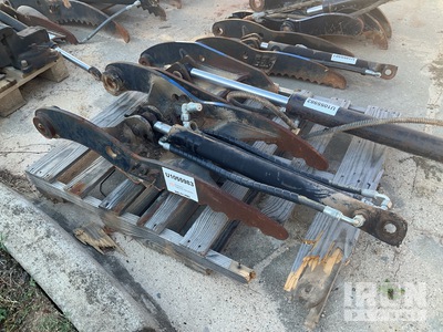 16 in Hydraulic Excavator Thumb - Fits Yanmar VIO50/35