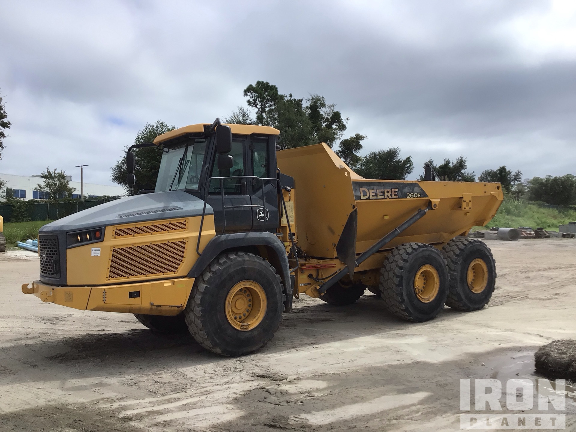 2019 John Deere 260E Articulated Dump Truck