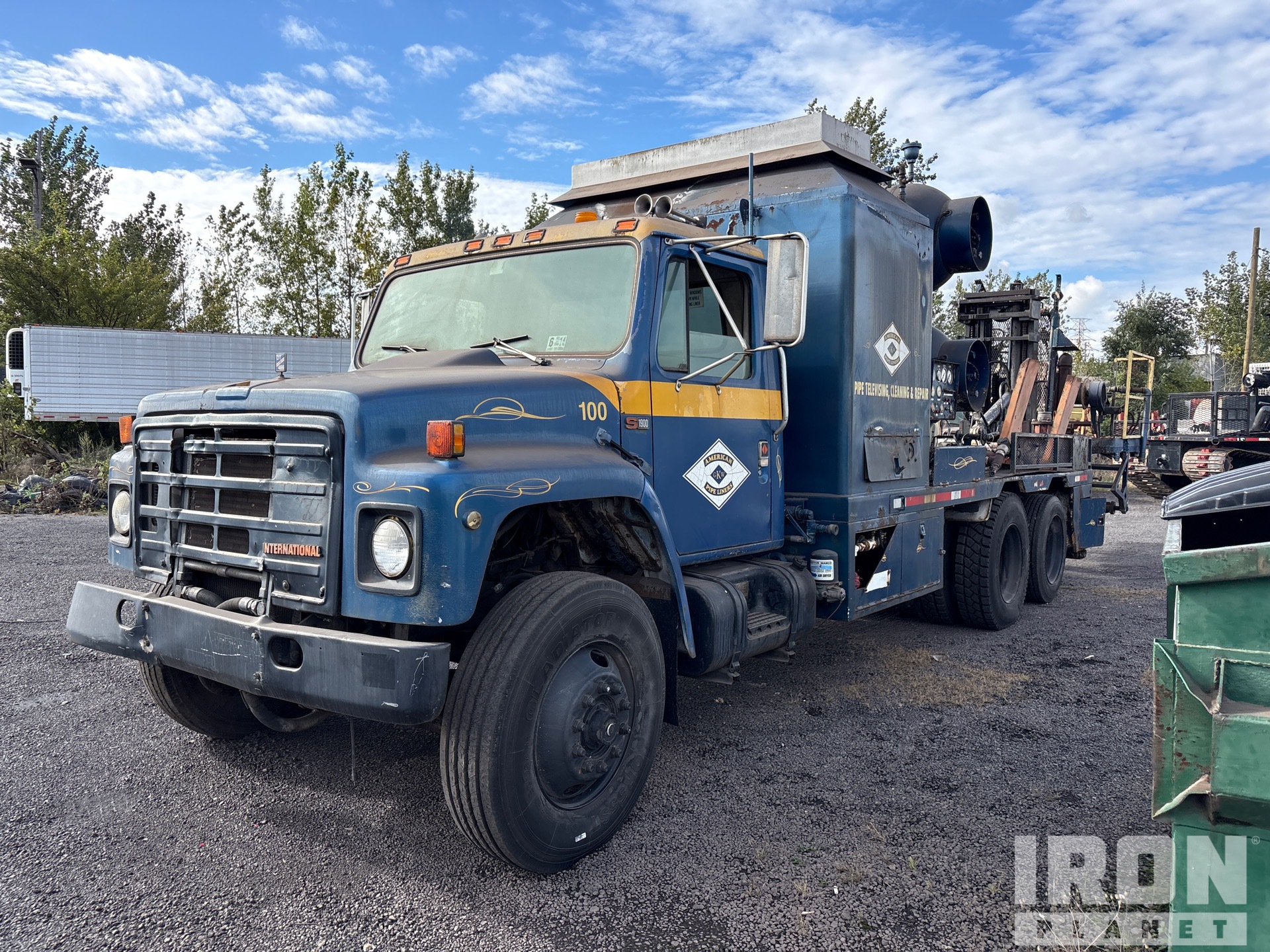1987 International 6x2 شاحنة غلاية