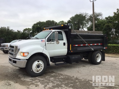 2005 Ford F-650 XLT 4x2 S/A Dump Truck