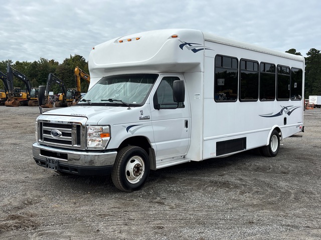 2017 Ford E-450 4x2 23-Seat Transit Bus