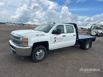 2016 Chevrolet 3500HD 4x4 Crew Cab Flatbed Truck