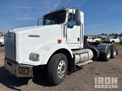2013 Kenworth T800 6x4 Day Cab Truck Tractor