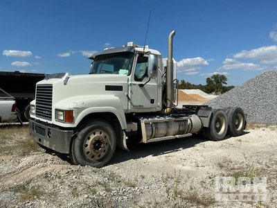 2013 Mack CHU613 6x4 Cabeza Tractora Cabina Corta