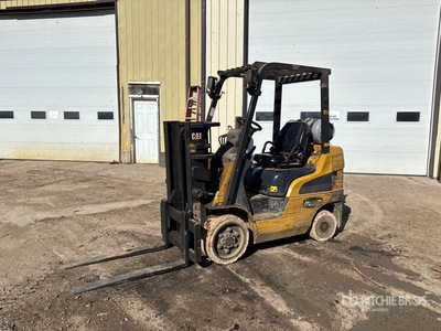 Cat C5000-LP 5000 lb Cushion Tire Heftruck