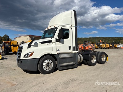 2021 Freightliner Cascadia 126 6x4 T/A Day Cab Truck Tractor
