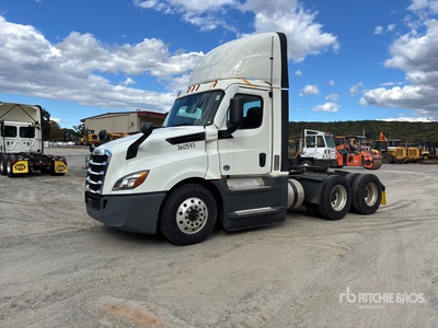 2021 Freightliner Cascadia 126 6x4 T/A Day Cab Truck Tractor