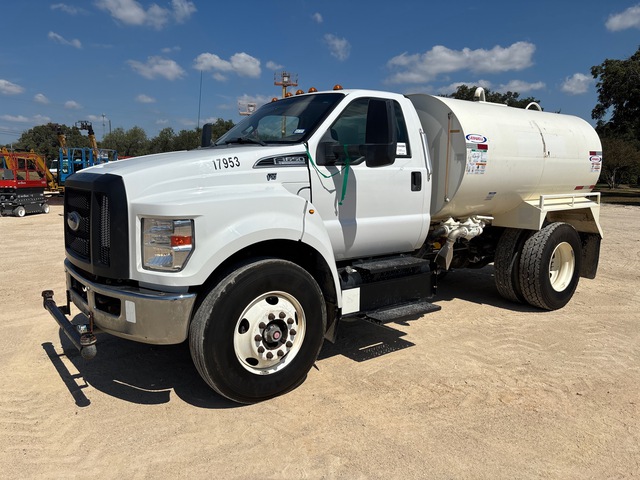 2017 Ford F-650 2000 gal 4x2 Water Truck