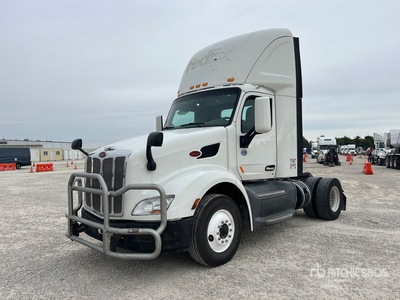 2017 Peterbilt 579 4x2 S/A Day Cab Truck Tractor