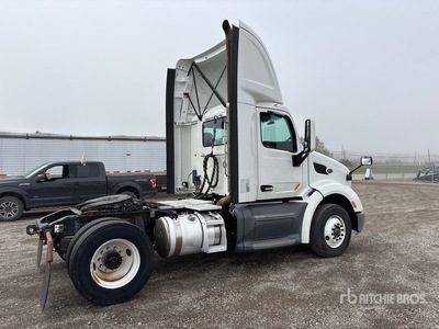 2017 Peterbilt 579 S/A Day Cab Truck Tractor