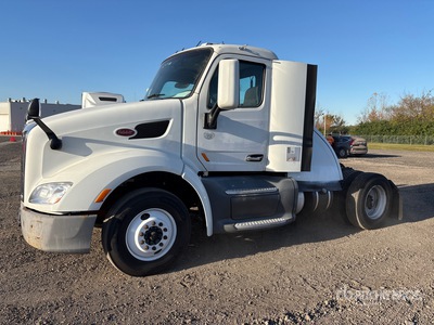 2017 Peterbilt 579 4x2 S/A Day Cab Truck Tractor