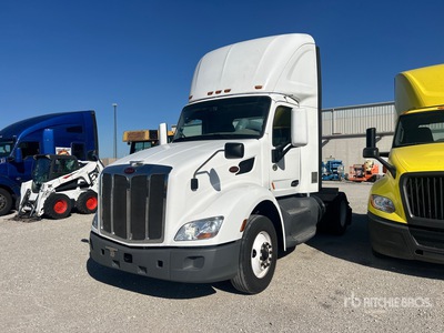 2020 Peterbilt 579 4x2 Day Cab Truck Tractor