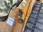 Hydraulics with Auxiliary Hydraulic Plumbing