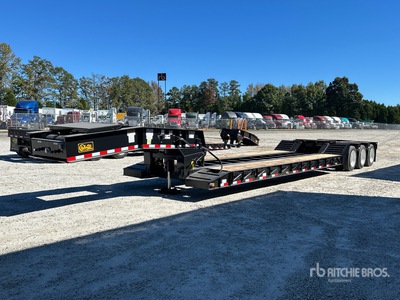 2026 Witzco Challenger RG52 Tri/A Removable Gooseneck Lowboy Trailer (Unused)