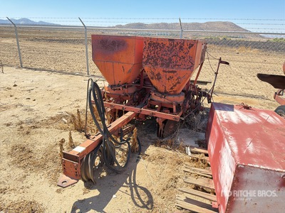 Fertilizer Spreader