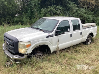 2015 Ford F-250 XL 4x2 Crew Cab Pickup