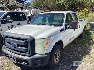 2015 Ford F-250 XL 4x2 Crew Cab Pickup