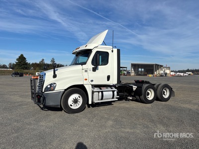 2018 Freightliner Cascadia 125 6x4 Ciągnik siodłowy T/A z kabiną dzienną