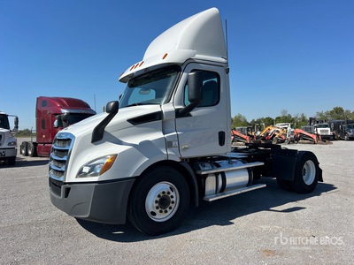 2019 Freightliner Cascadia 116 4x2 Ciągnik siodłowy z kabiną dzienną S/A