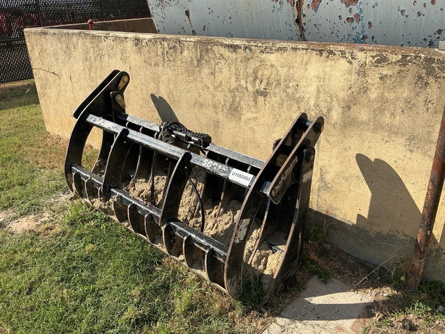 Land Pride SGC1572 72 in Ag Tractor Grapple (Inoperable)