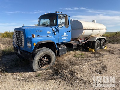 1984 Ford LT800 Water Truck