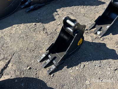 Trojan 35CL 12 in Digging Excavator Bucket - Fits 40mm Cat 303, 303.5, 304, Case, New Holland, Kobelco SK35, Deere/Hitachi 35D/G