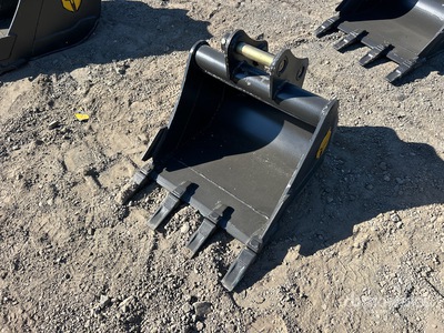 Trojan 35CL 24 in Digging Excavator Bucket - Fits 40mm Cat 303, 303.5, 304, Case, New Holland, Kobelco SK35, Deere/Hitachi 35D/G