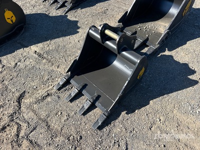 Trojan 35CL 24 in Digging Excavator Bucket - Fits 40mm Cat 303, 303.5, 304, Case, New Holland, Kobelco SK35, Deere/Hitachi 35D/G