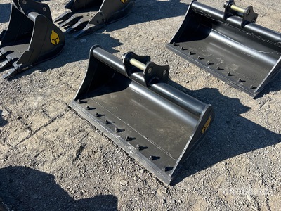 Trojan 35CL 42 in Cleanup Excavator Bucket - Fits 40mm Cat 303, 303.5, 304, Case, New Holland, Kobelco SK35, Deere/Hitachi 35D/G