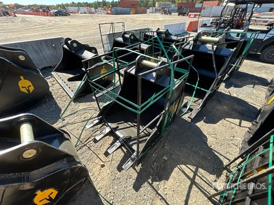 Trojan 120CL 36 in Digging Excavator Bucket - Fits 65mm Cat 311/312/313/314 Kobelco 140, Deere/Hitachi ZX120/135, Case 130/135, Doosan DX140