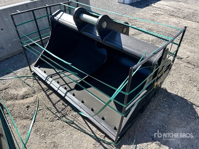 Trojan 200CL 72 in Cleanup Excavator Bucket - Fits 80mm Cat 320/321/323, Hyundai R210, Komatsu PC200/220, Deere 160/200/225, Kobelco SK210, Case 210/225, Doosan DX225
