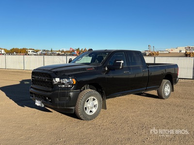 2023 Ram 2500 Tradesman 4x4 Crew Cab بيك اب